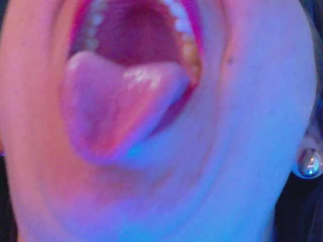 kinkymaturee's BongaCams show and profile