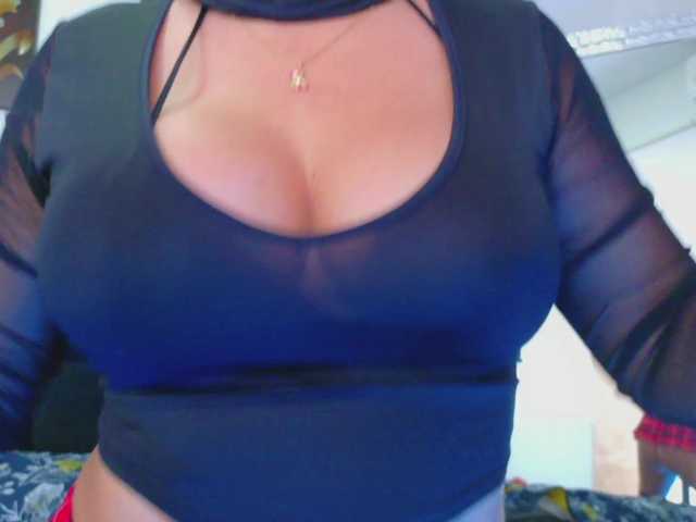 kinkymaturee's BongaCams show and profile