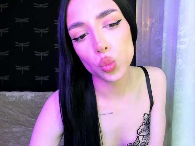 Milinoli's BongaCams show and profile