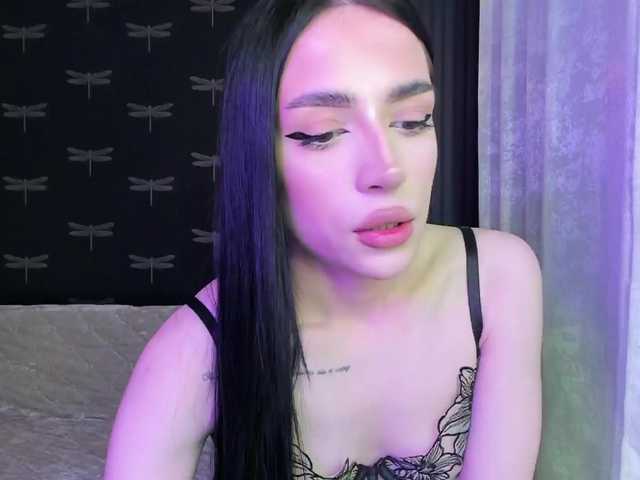 Milinoli's BongaCams show and profile