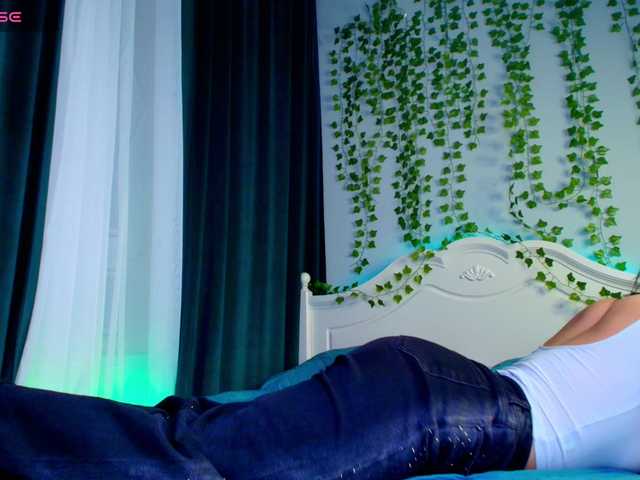 nicole-edison's BongaCams show and profile