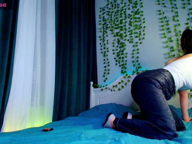 nicole-edison's BongaCams show and profile