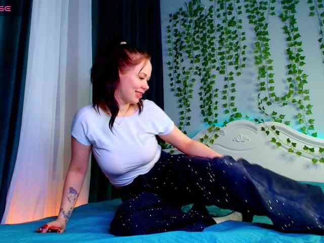nicole-edison Live Webcam on BongaCams