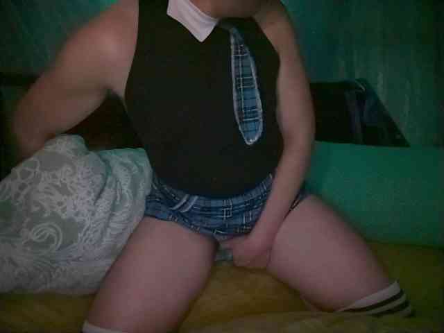 LovelyCloudyBoy Live Webcam on BongaCams