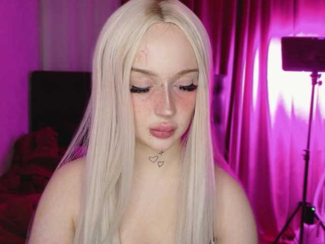 lolykari's BongaCams show and profile