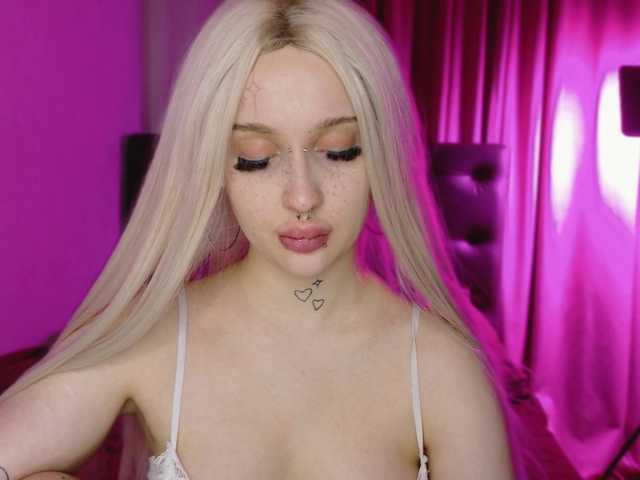 lolykari's BongaCams show and profile