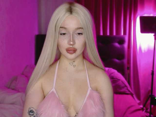 lolykari's BongaCams show and profile