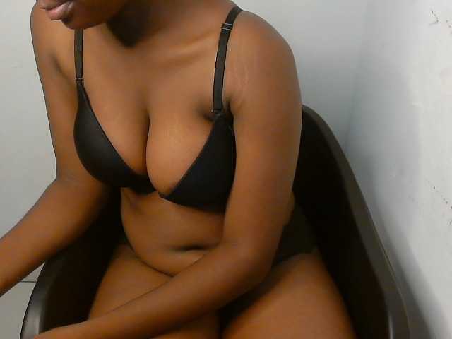 Nasty-fatpussyy's BongaCams show and profile