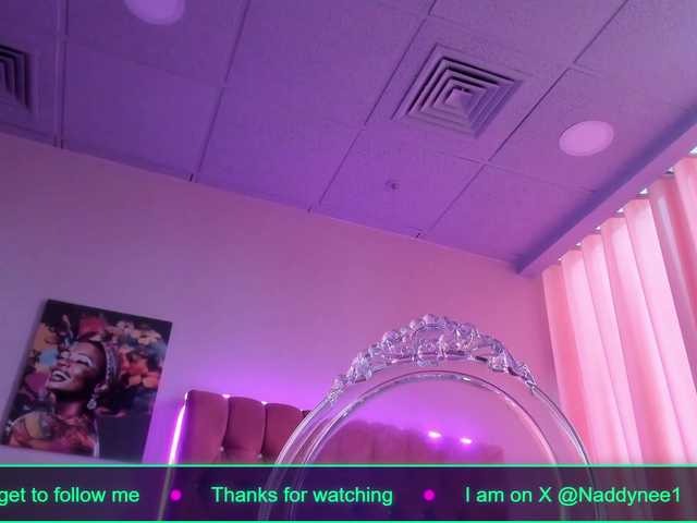 Naddyne's BongaCams show and profile