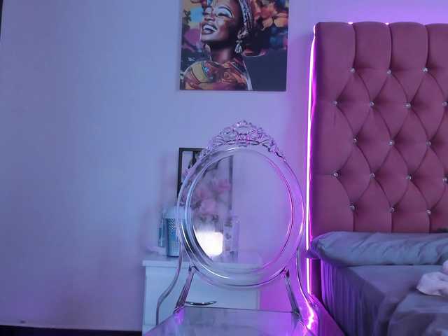 Naddyne's BongaCams show and profile