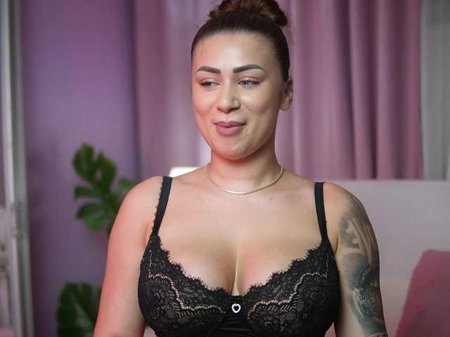 AmeliaBarbie's BongaCams show and profile