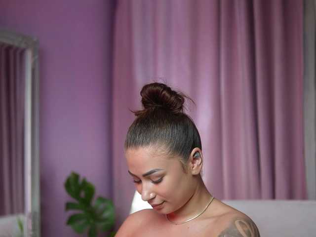 AmeliaBarbie's BongaCams show and profile