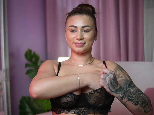 AmeliaBarbie's BongaCams show and profile