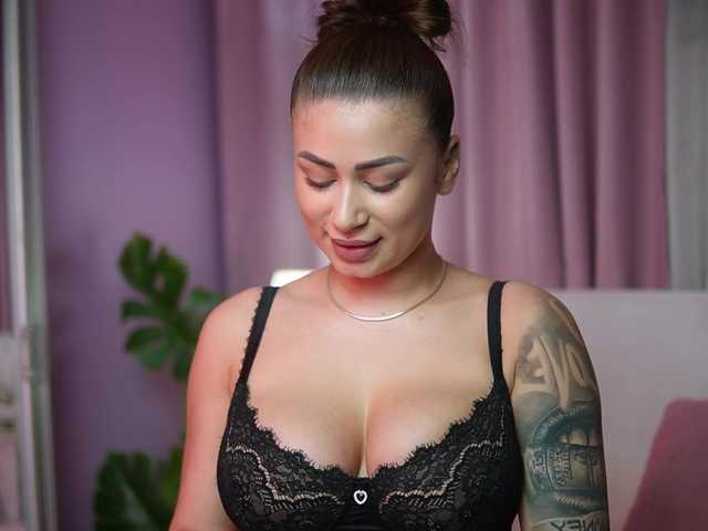 AmeliaBarbie's BongaCams show and profile