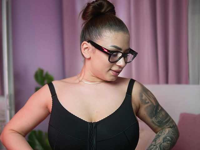 AmeliaBarbie's BongaCams show and profile
