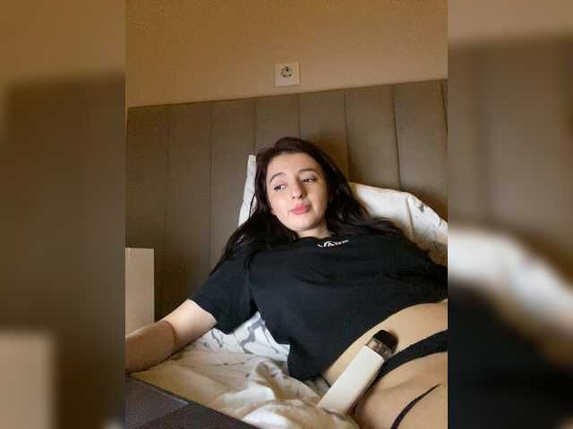 BootyBootyAnna's BongaCams show and profile