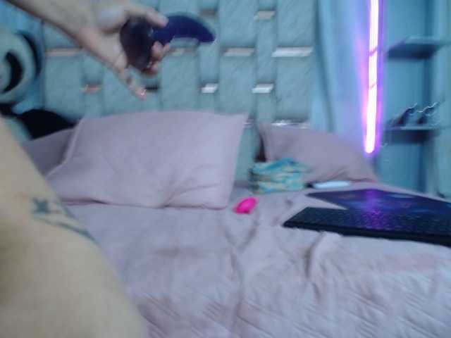 self-destruccionn's BongaCams show and profile