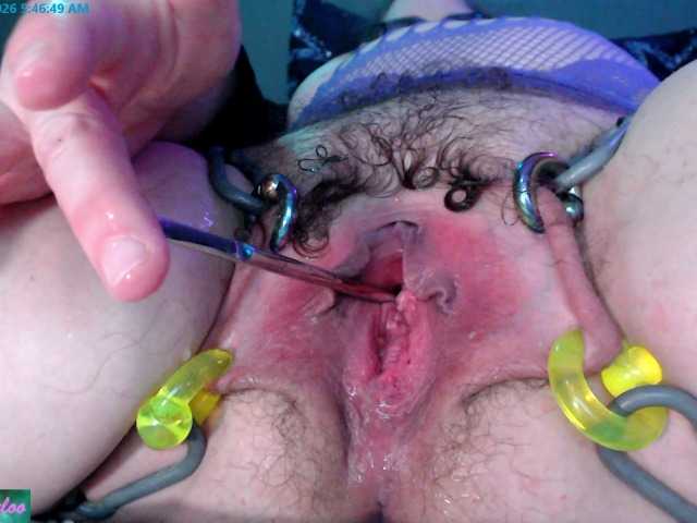 SluttyLeeloo's BongaCams profile