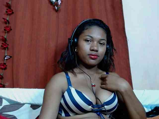 RfanyahSexy Live Webcam on BongaCams