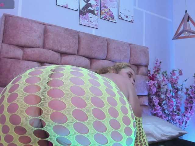 Dulcenoa's BongaCams show and profile