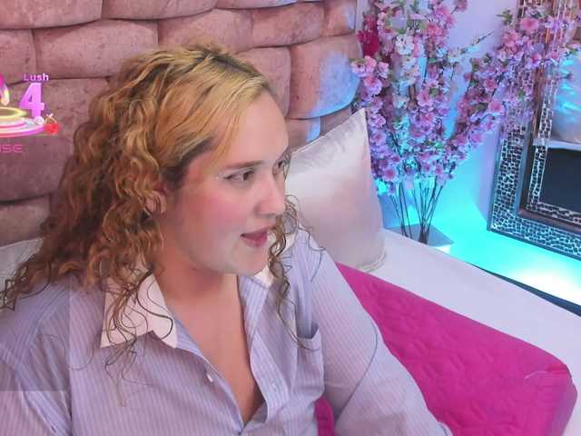 Dulcenoa's BongaCams show and profile