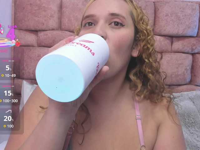 Dulcenoa's BongaCams show and profile