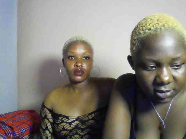 Naughty-Lynne webcam