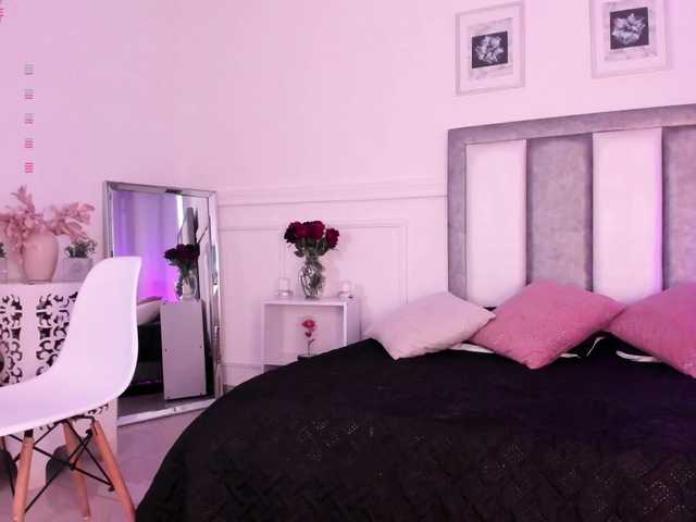 Siennarivas's BongaCams show and profile