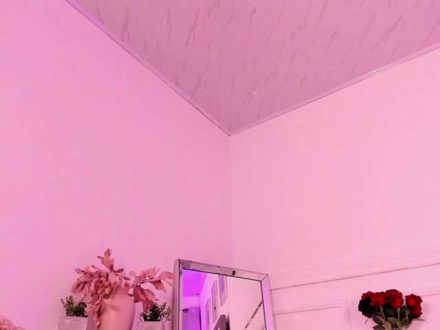 Siennarivas's BongaCams show and profile