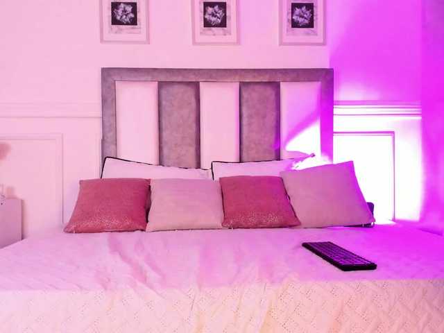 Siennarivas's BongaCams show and profile