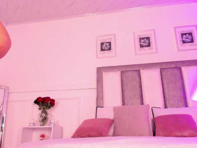 Siennarivas's BongaCams show and profile