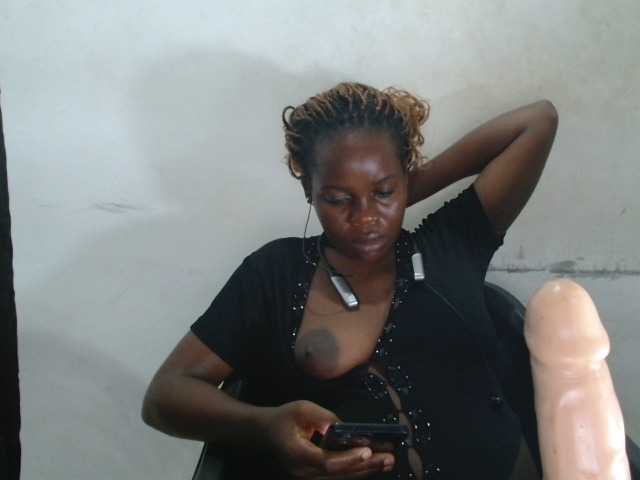 Cherryjuicex Live Cam on BongaCams