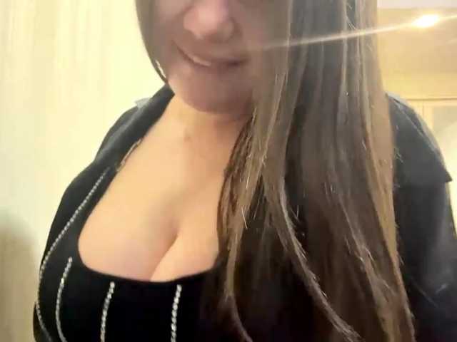 dve-bolshie-doyki's BongaCams show and profile