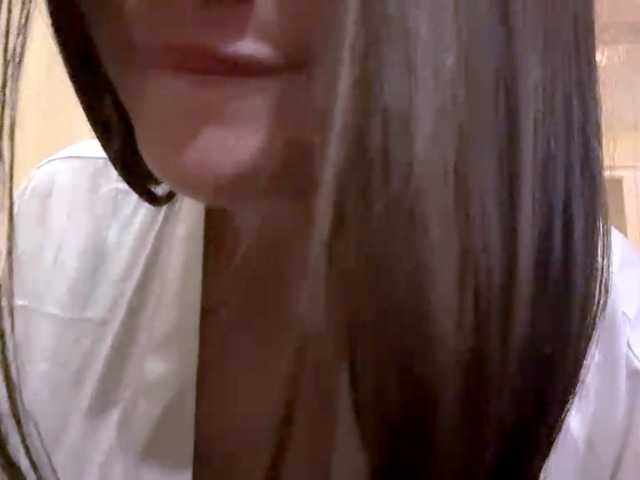 dve-bolshie-doyki's BongaCams show and profile