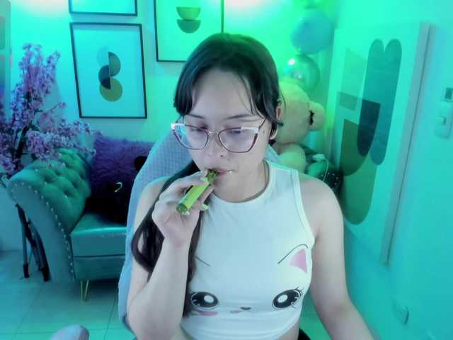 Shady-bug's BongaCams show and profile