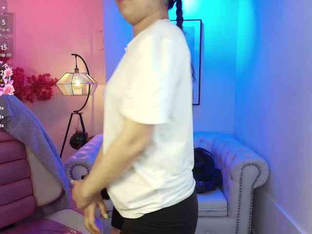 Shady-bug Live Webcam on BongaCams