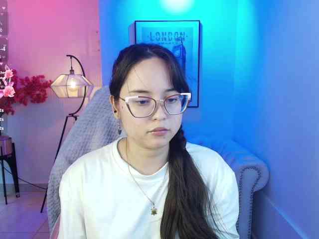 Shady-bug Live Webcam on BongaCams