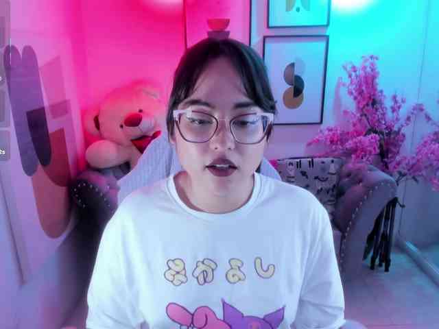 Shady-bug Live Webcam on BongaCams