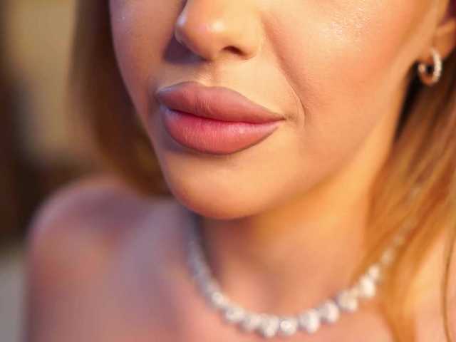 LisetteLuxe's BongaCams show and profile