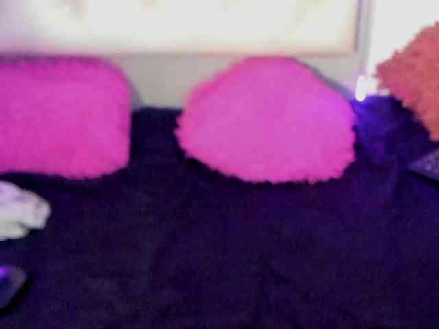 LovelyPeachss webcam