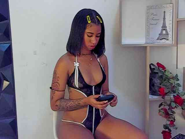 LovelyPeachss webcam