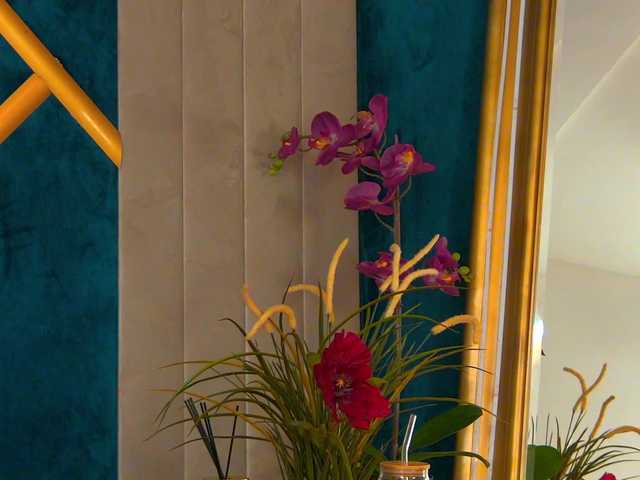 BrunetteBombix's BongaCams show and profile