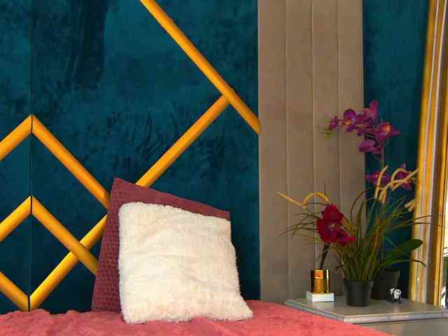 BrunetteBombix webcam