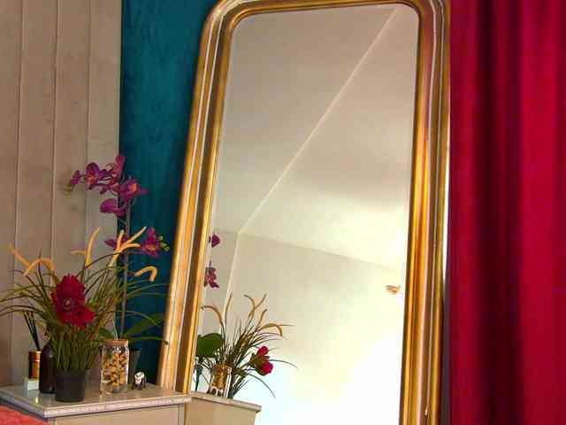 BrunetteBombix webcam