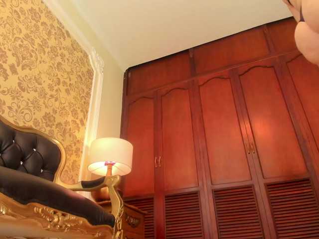 BiancaRoyalle's BongaCams show and profile