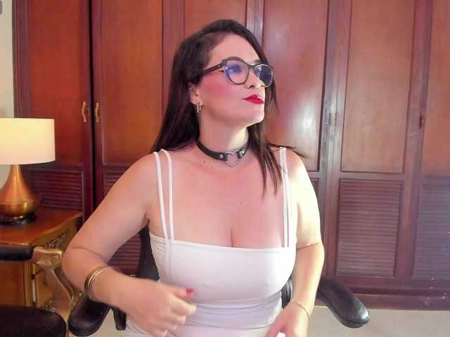 BiancaRoyalle's BongaCams show and profile