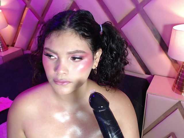 KeilynValencia's BongaCams show and profile