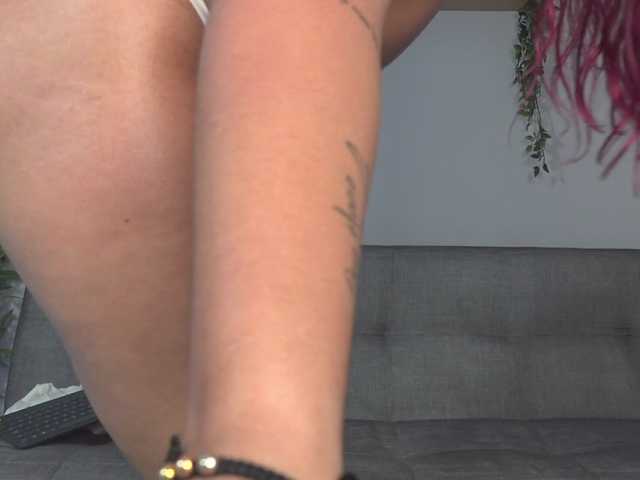 sara-cute's BongaCams show and profile