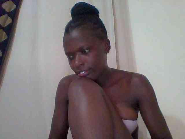 Bella-22 Live Webcam on BongaCams