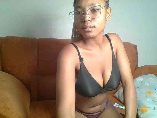 Hot-sexy-queen webcam